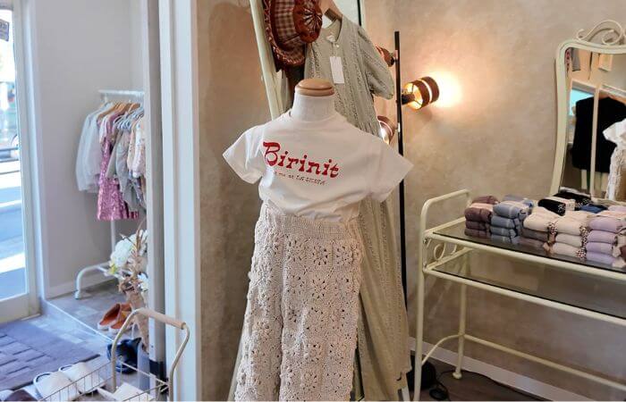 【海外子供服】Birinit新作！着回し力抜群の万能アイボリーTシャツ