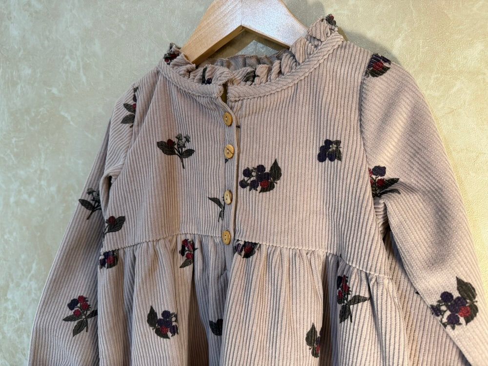 ブラックベリー柄が可愛い秋冬ワンピ｜タイツ＆帽子で冬まで長く楽しめる CHICAS DRESS【STUDIO BOHEME】