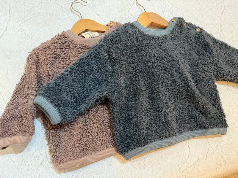 1枚で冬コーデが決まる。STUDIO BOHEME｜OURS SWEAT-SHIRT