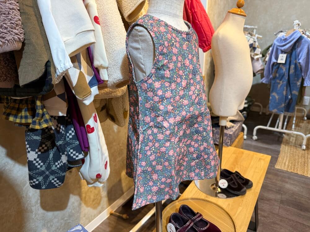 小花柄コーデュロイで上品に｜Konges Sløjd「CARA DRESS - KYOTO」