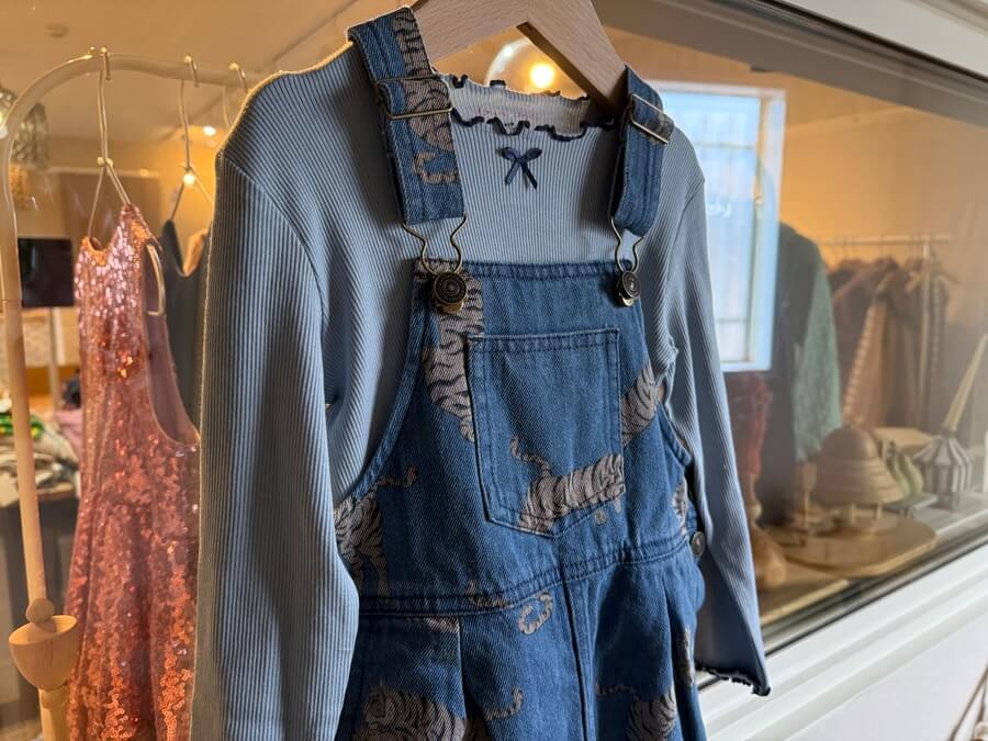 【Konges Sløjd】タイガープリントが主役｜MAGOT OVERALLS GOTS オーバーオール