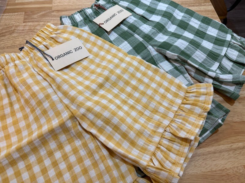 【ORGANIC ZOO】新作ギンガムフリルパンツが登場！海外子供服yonkaのおすすめSS26アイテム