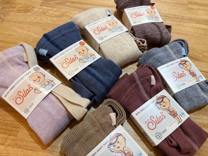 【新作】Silly Silasの肩ひも付きタイツで彩る冬の海外子供服コーデ特集