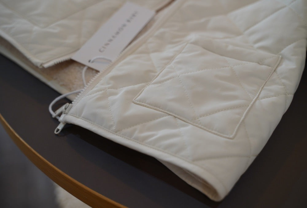 ふわふわ×きれいめ。2つの顔を持つリバーシブルジャケット