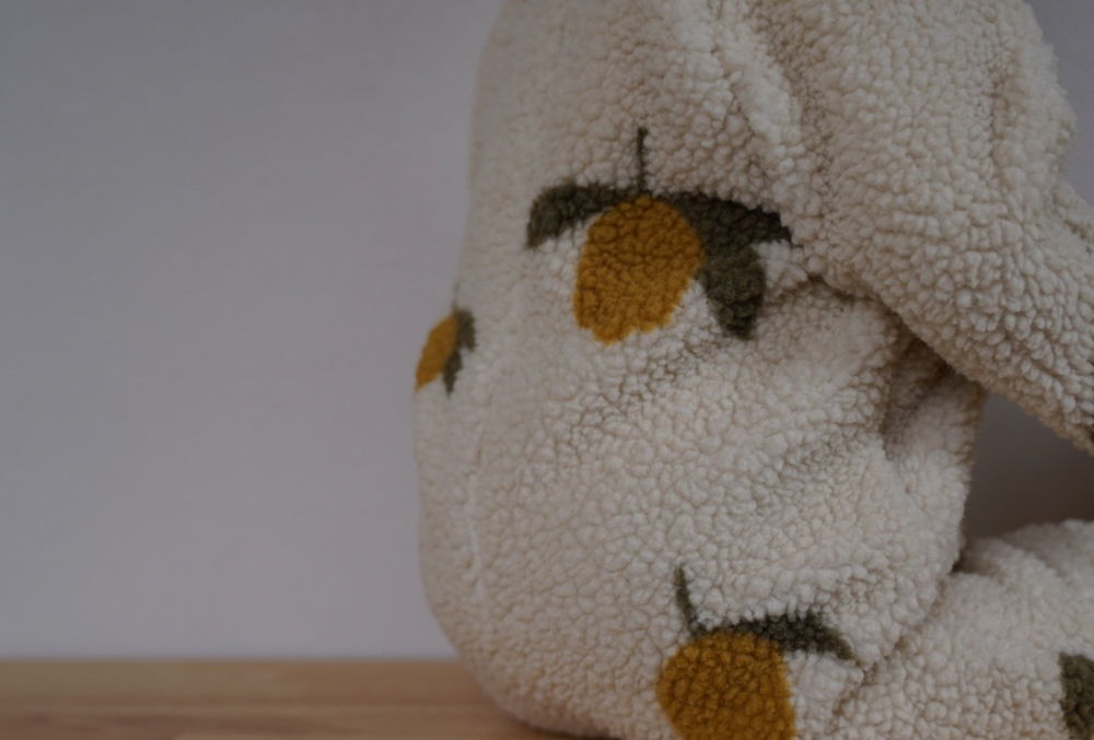 小さなレモンに包まれて。JODY TEDDY ONESIE – MON GRAND CITRON