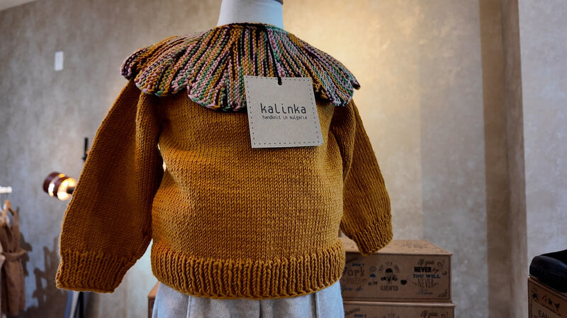 kalinka Daisy Sweater｜やさしい花模様のニット