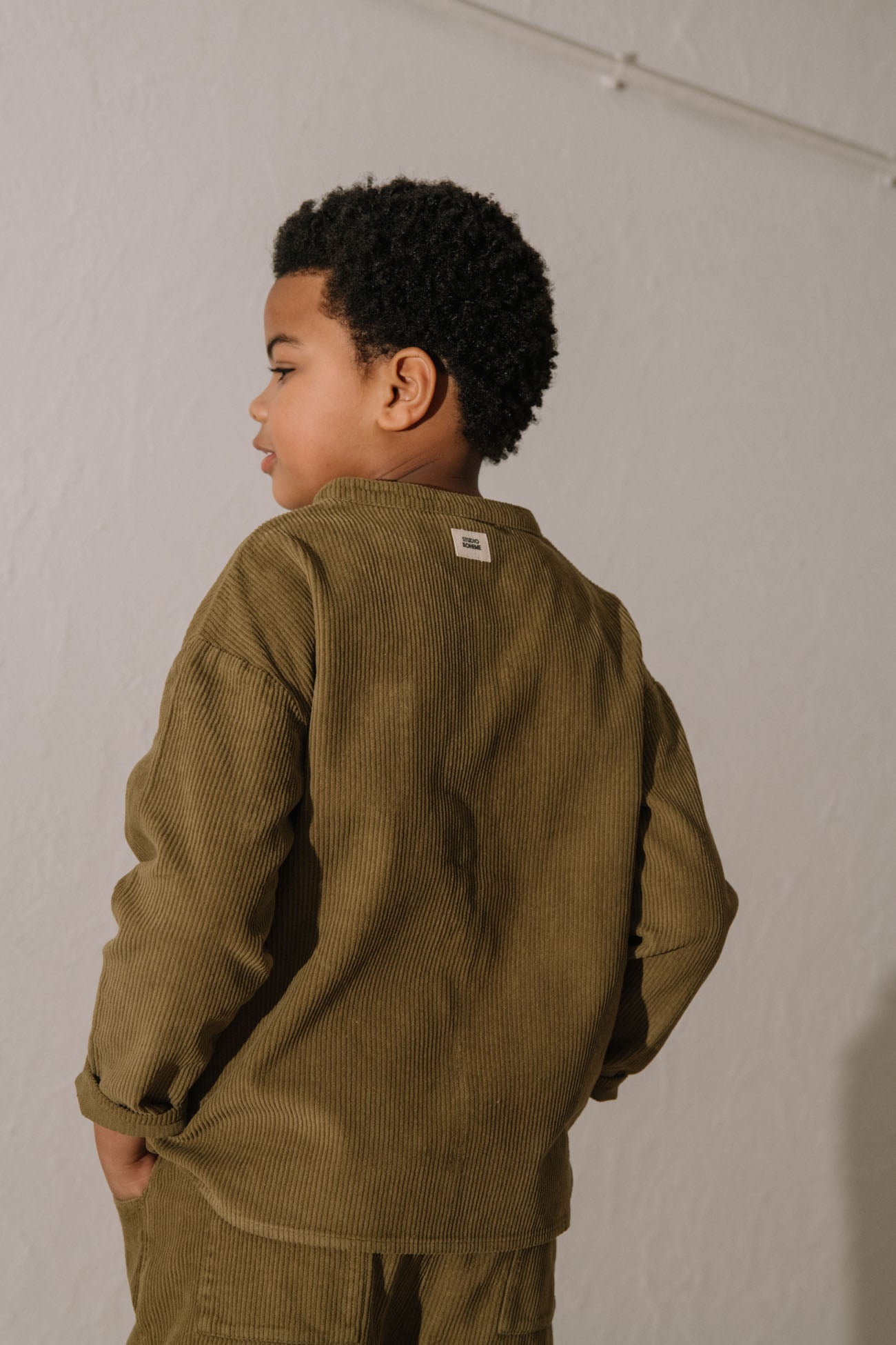 【STUDIO BOHEME】JIM SHIRT - GREEN NUTRIA