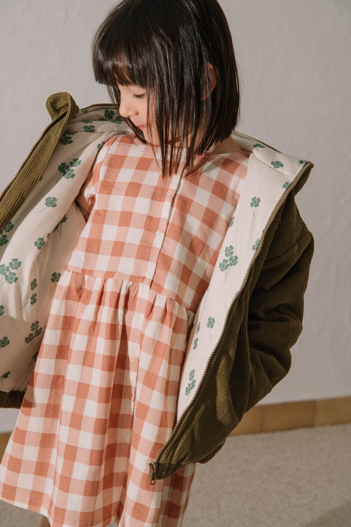 【STUDIO BOHEME】FRIO COAT - LIGHT MAUVE - GREEN NUTRIA - Print CLOVERS inside
