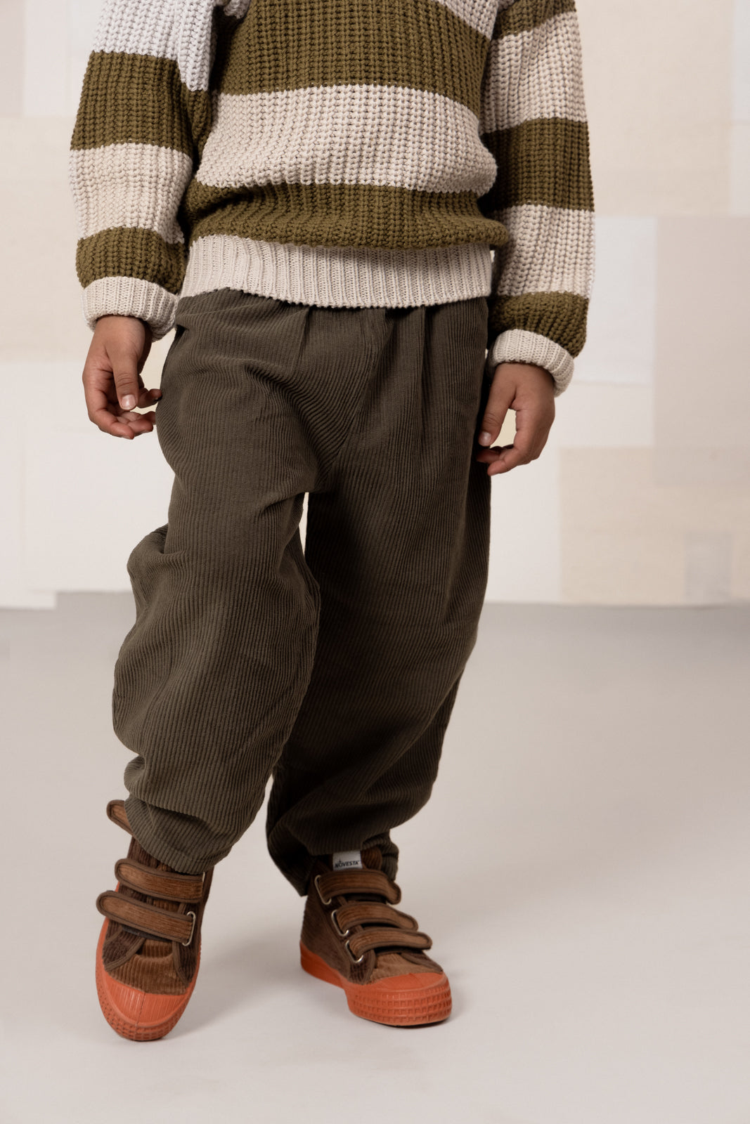 【STUDIO BOHEME】CARROT PANTS - DARK TAUPE