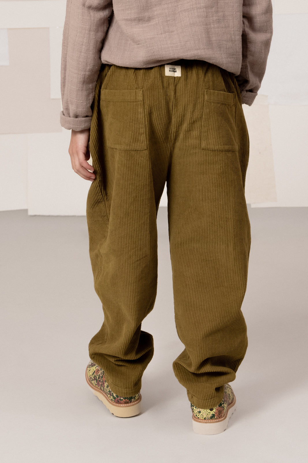 【STUDIO BOHEME】CARROT PANTS - GREEN NUTRIA