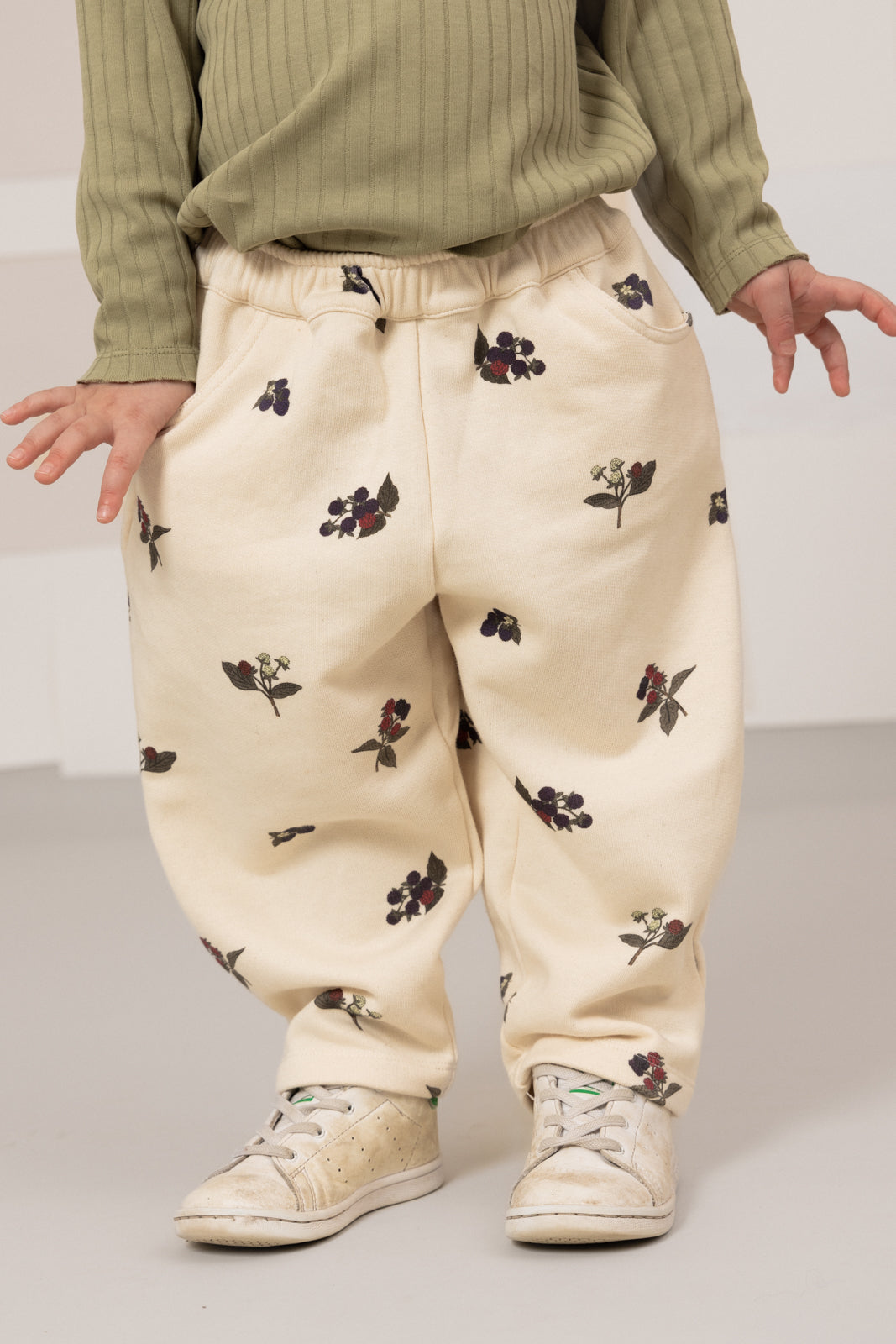 【STUDIO BOHEME】CARROT PANTS - ECRU / BLACKBERRIES