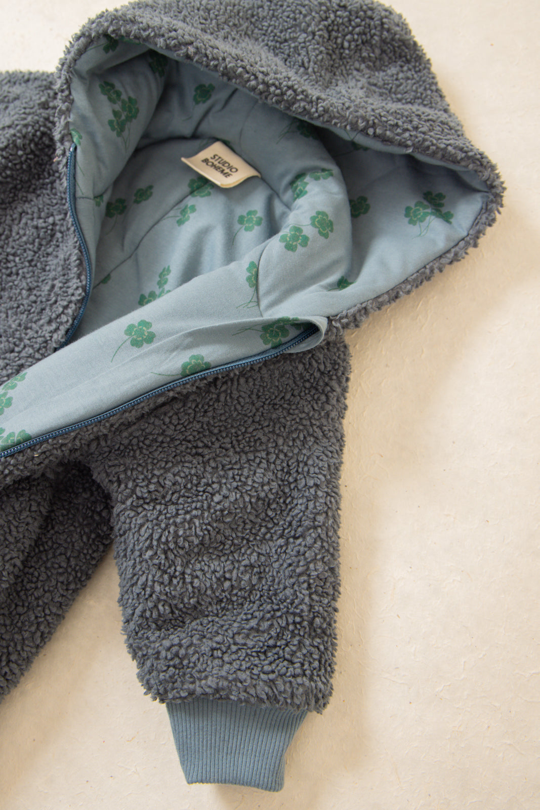 【STUDIO BOHEME】PACHA PILOT JUMPSUIT - GREY BLUE - print CLOVERS inside