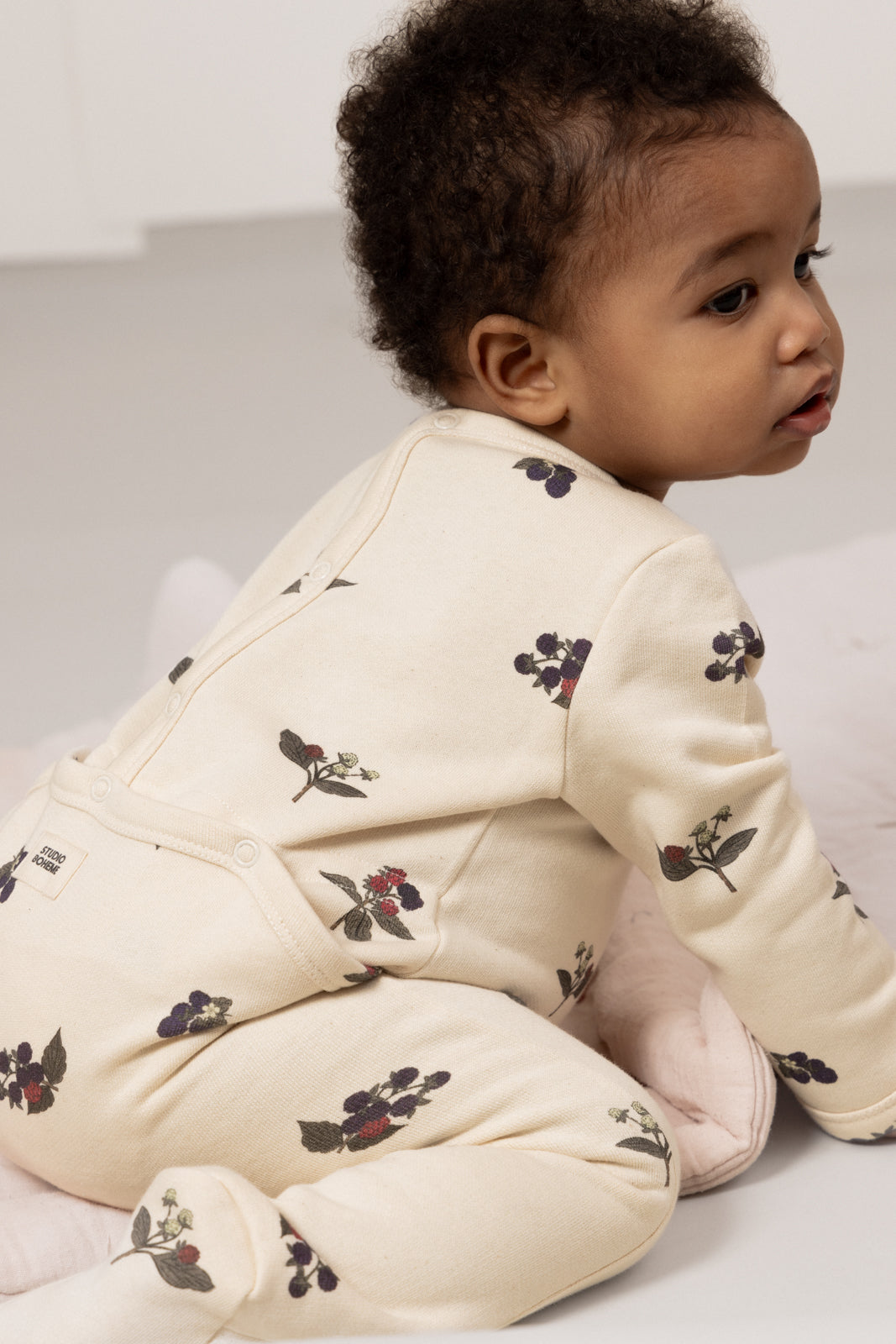 【STUDIO BOHEME】CHUBBY PYJAMAS - ECRU / BLACKBERRIES