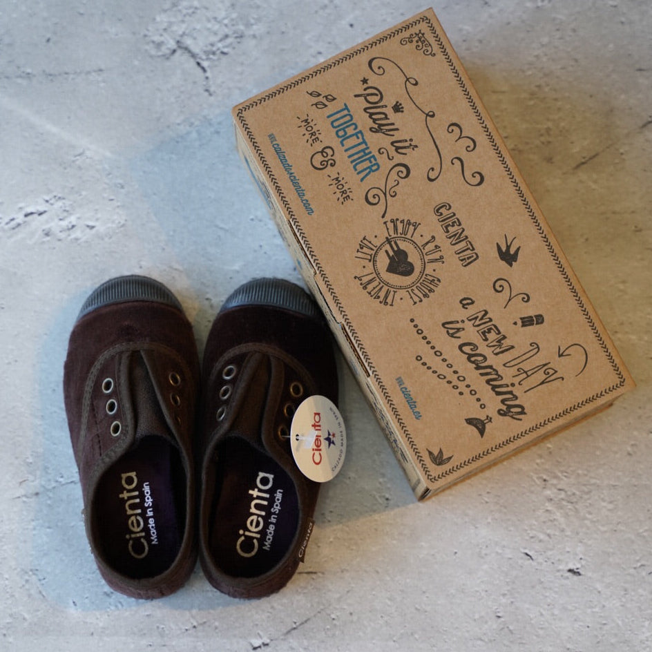 【cienta】デッキシューズ/velour Brown(955-075)