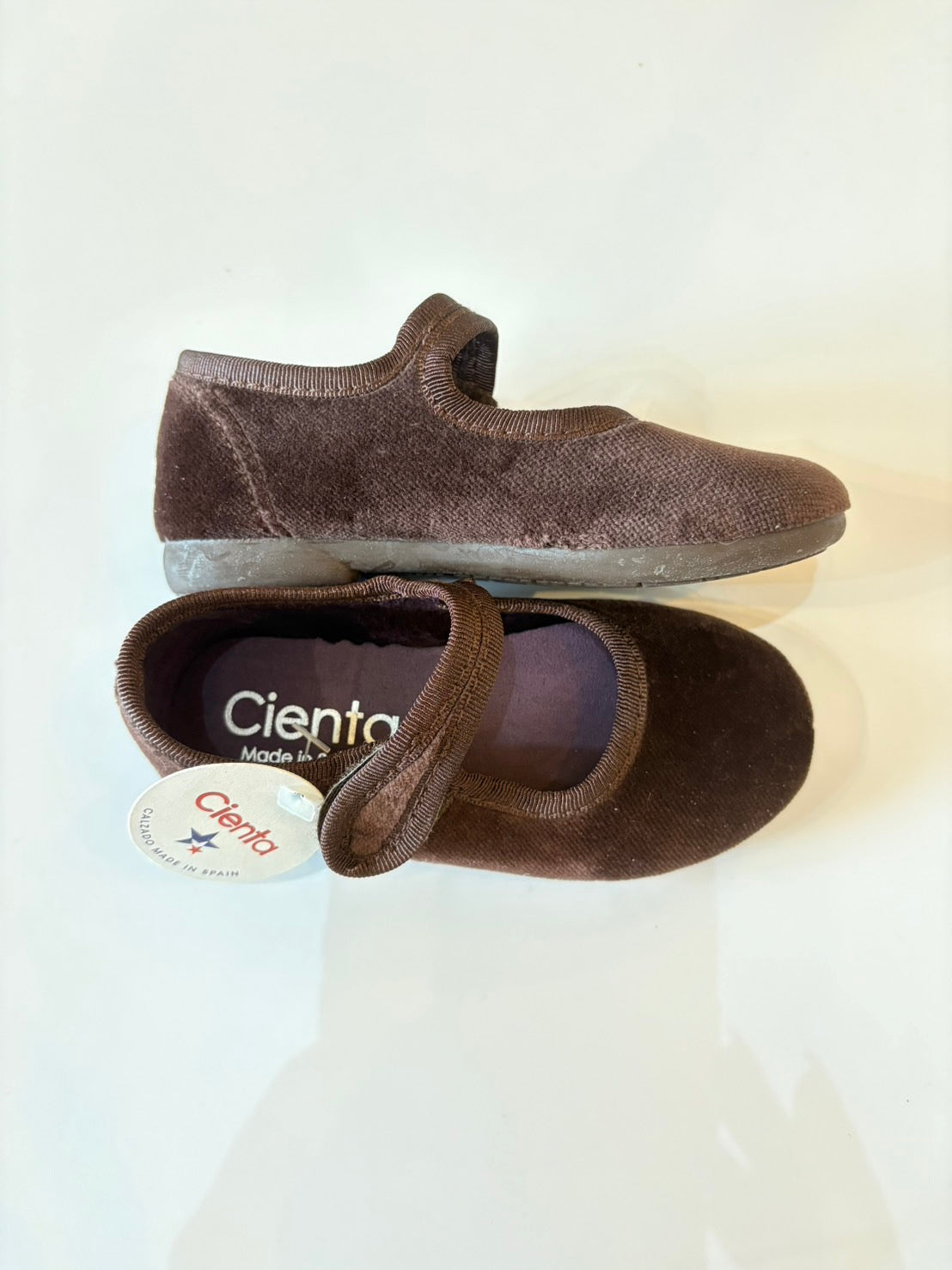 【cienta】フォーマルストラップ/veloour Brown(500-075)