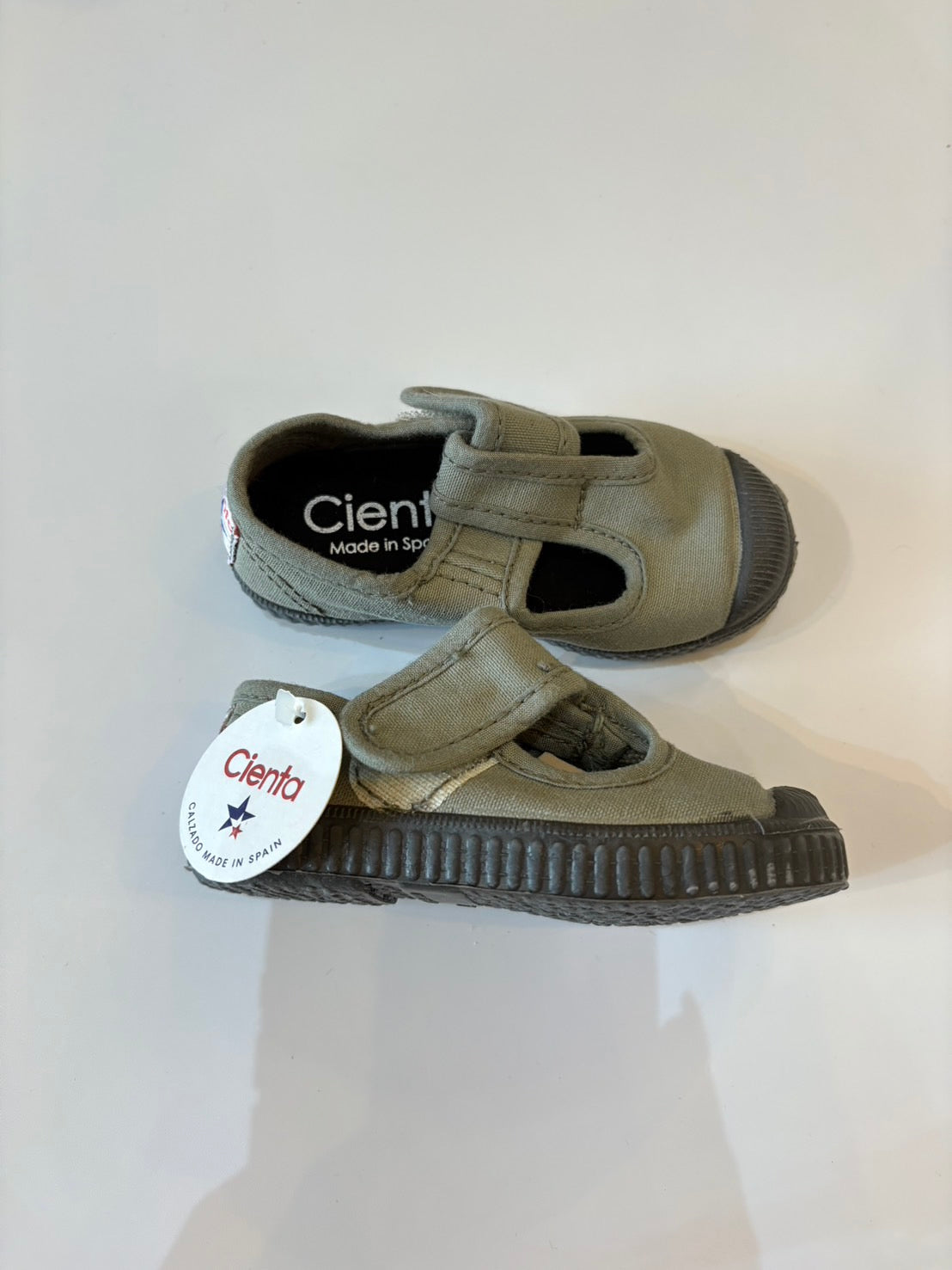 【cienta】Tストラップ/dyed Cemento(77N-997)