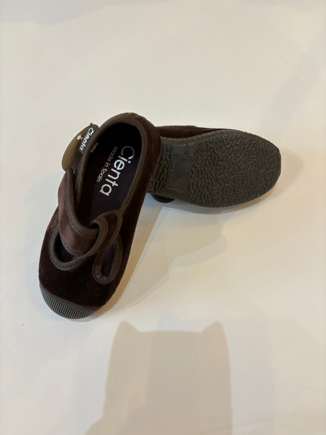 【cienta】Tストラップ/velour Brown(977-075)