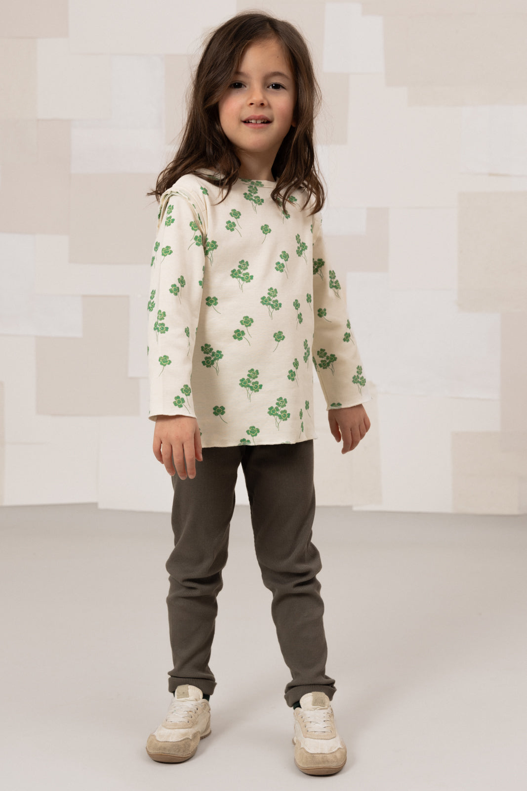 【STUDIO BOHEME】LALA T-SHIRT - ECRU / CLOVERS