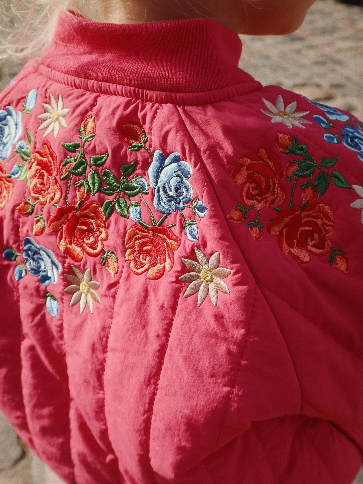 刺繍ディテールのアップ